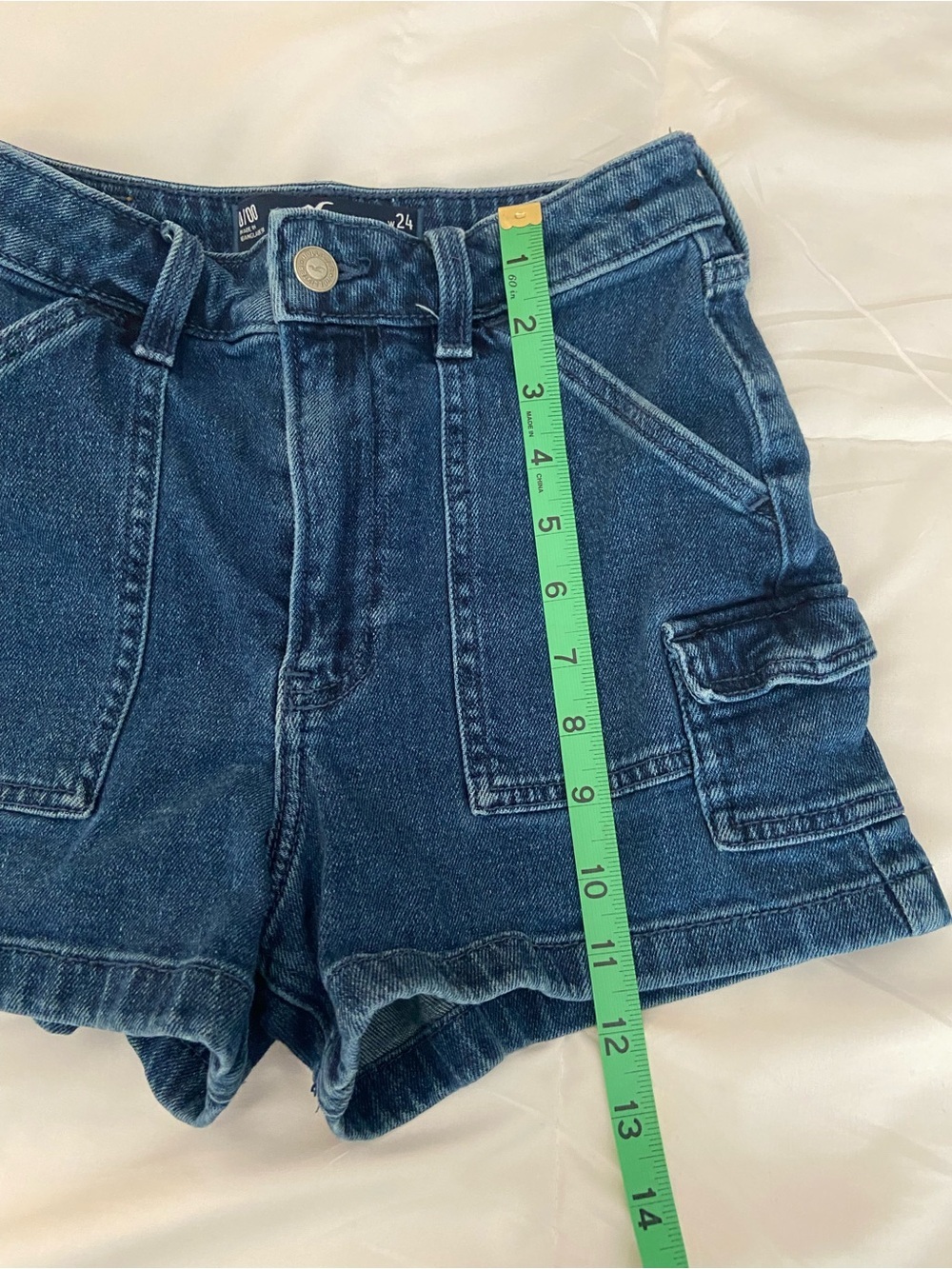 HOLLISTER DENIM SHORTS SIZE 24 - Picture 4 of 6